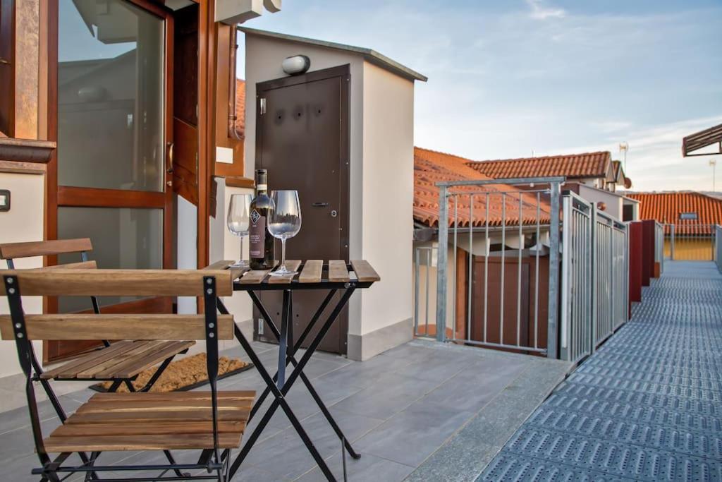 Charming 2.5Room Flat In Center Of Monforte dʼAlba Exterior foto