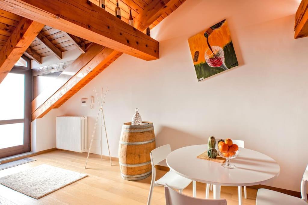 Charming 2.5Room Flat In Center Of Monforte dʼAlba Exterior foto